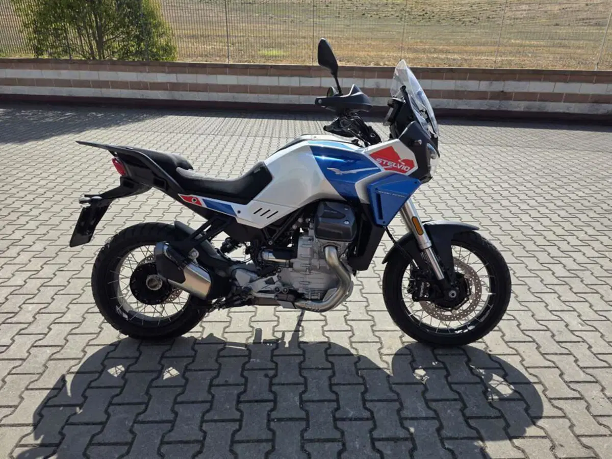 Moto Guzzi Stelvio Duecento Tributo (2025 - 26) (4)
