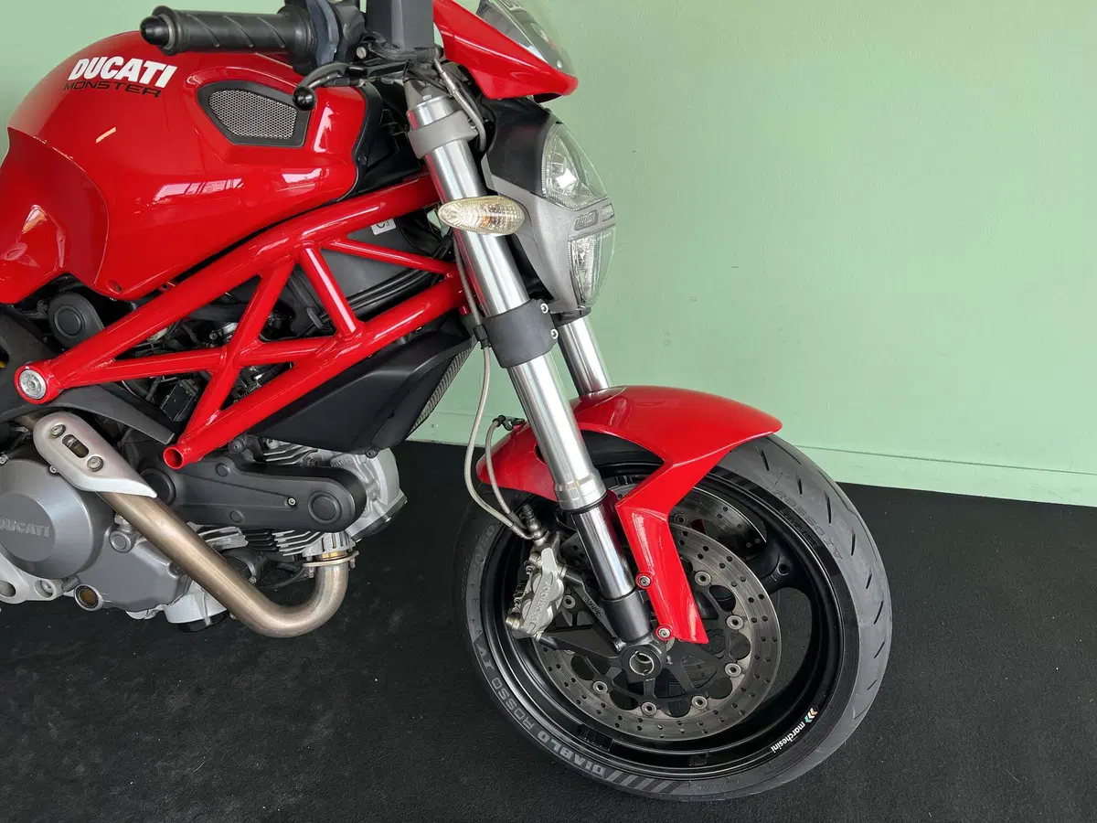 Ducati Monster 696 (2008 - 13) (9)