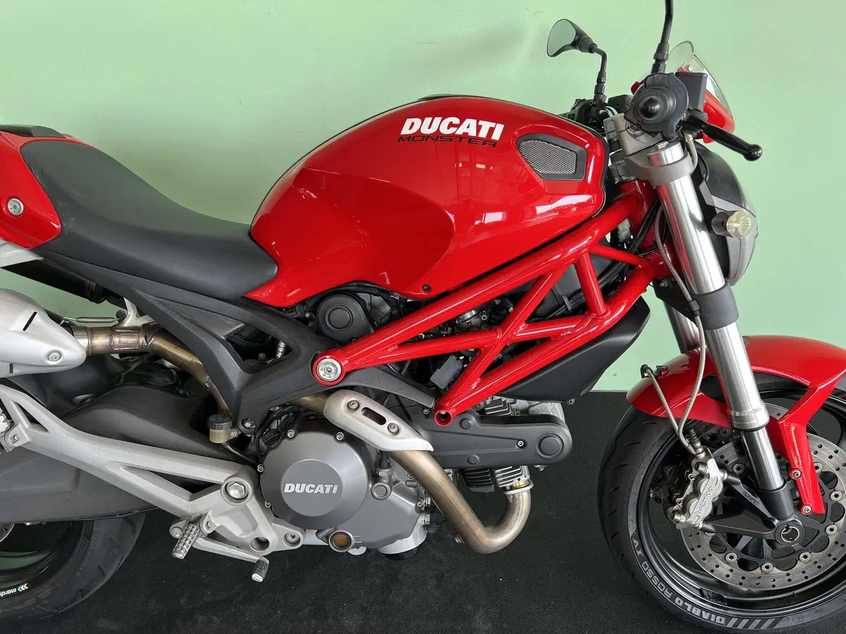 Ducati Monster 696 (2008 - 13) (10)