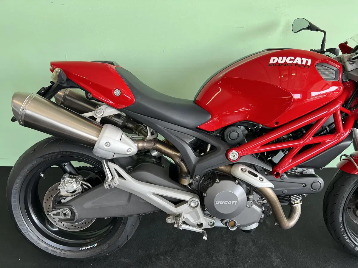 Ducati Monster 696 (2008 - 13) (11)