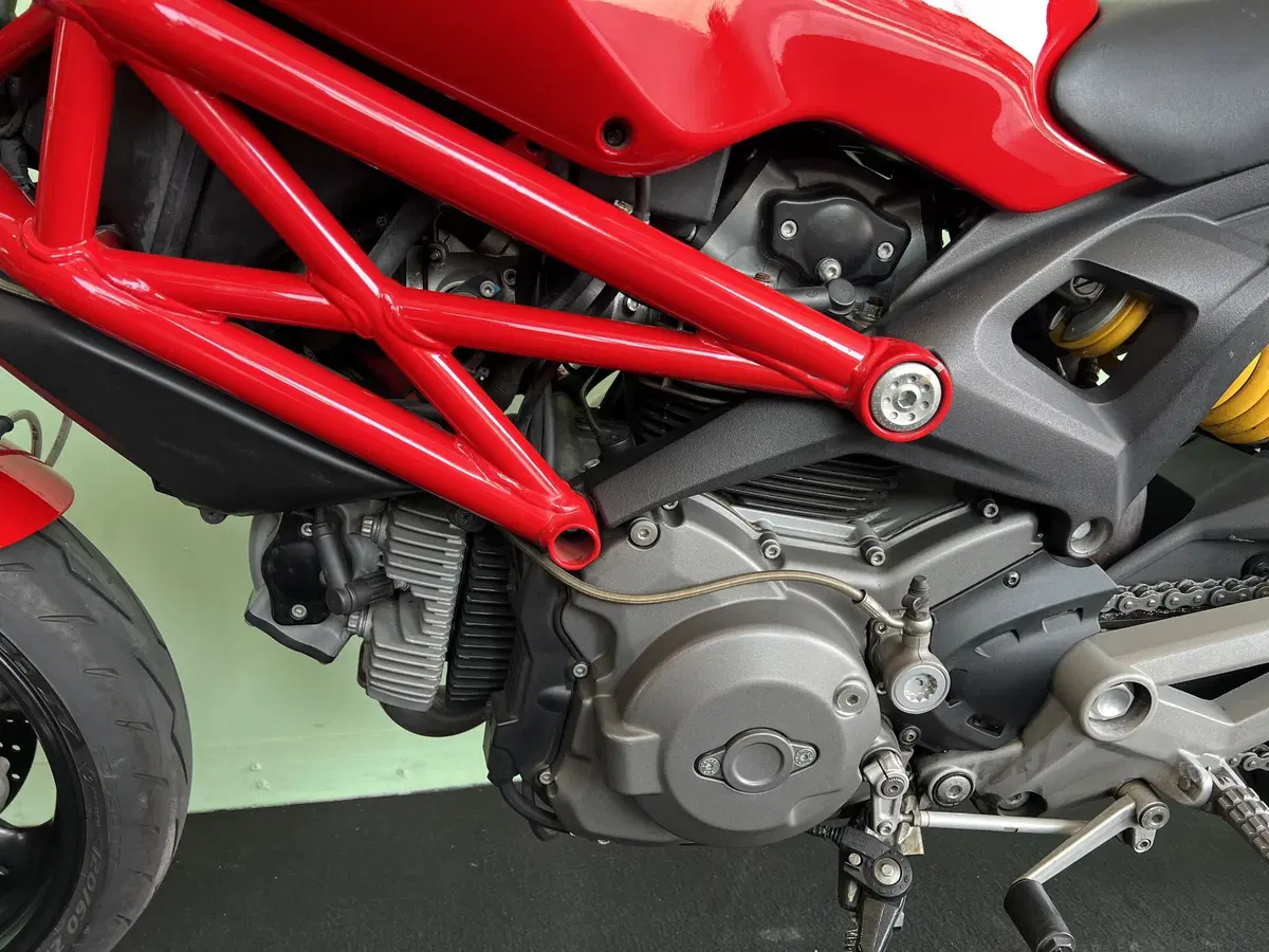 Ducati Monster 696 (2008 - 13) (16)