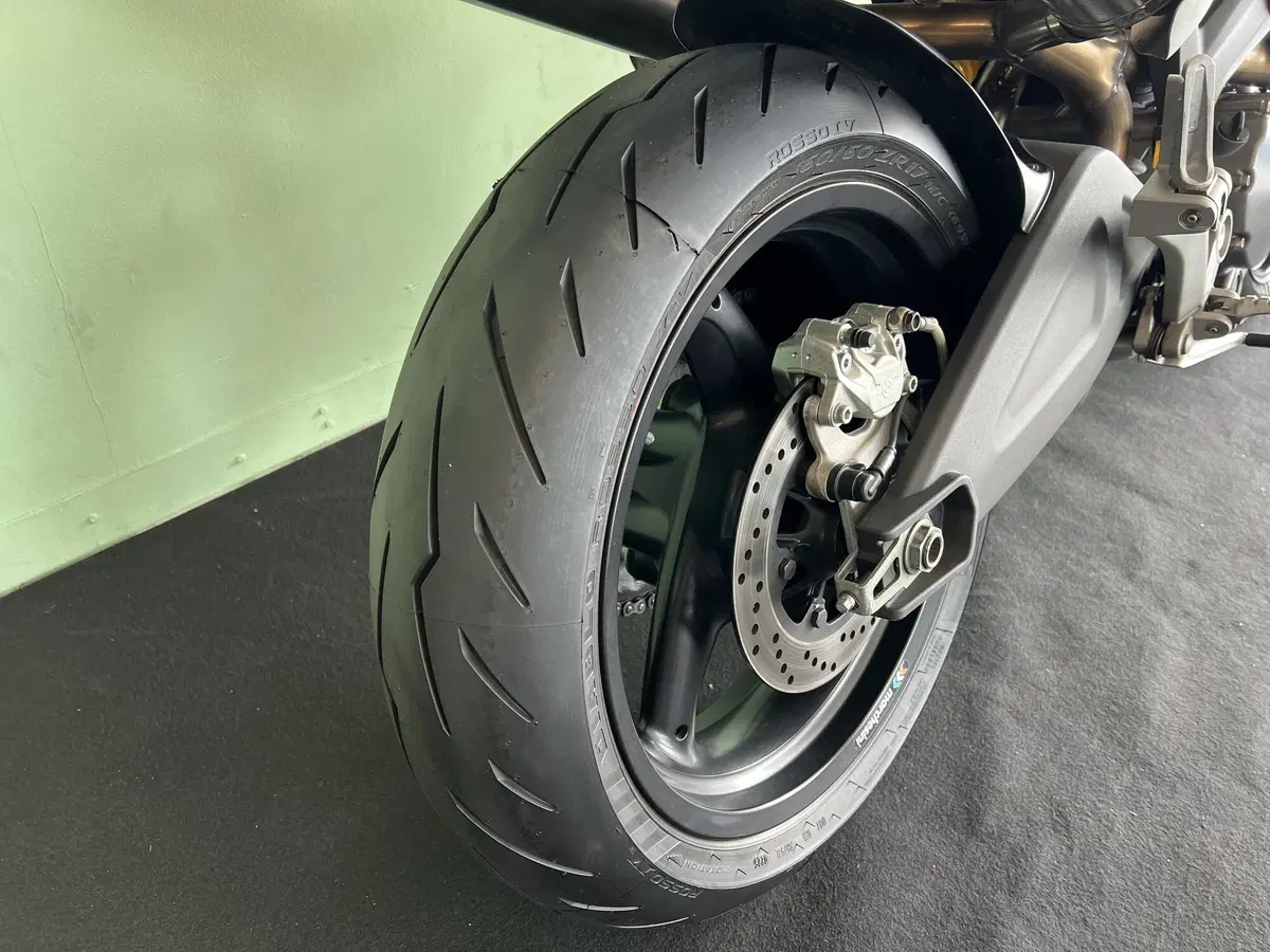 Ducati Monster 696 (2008 - 13) (19)