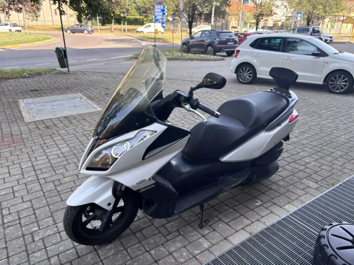 Kymco Downtown 300i (2009 - 17) (2)