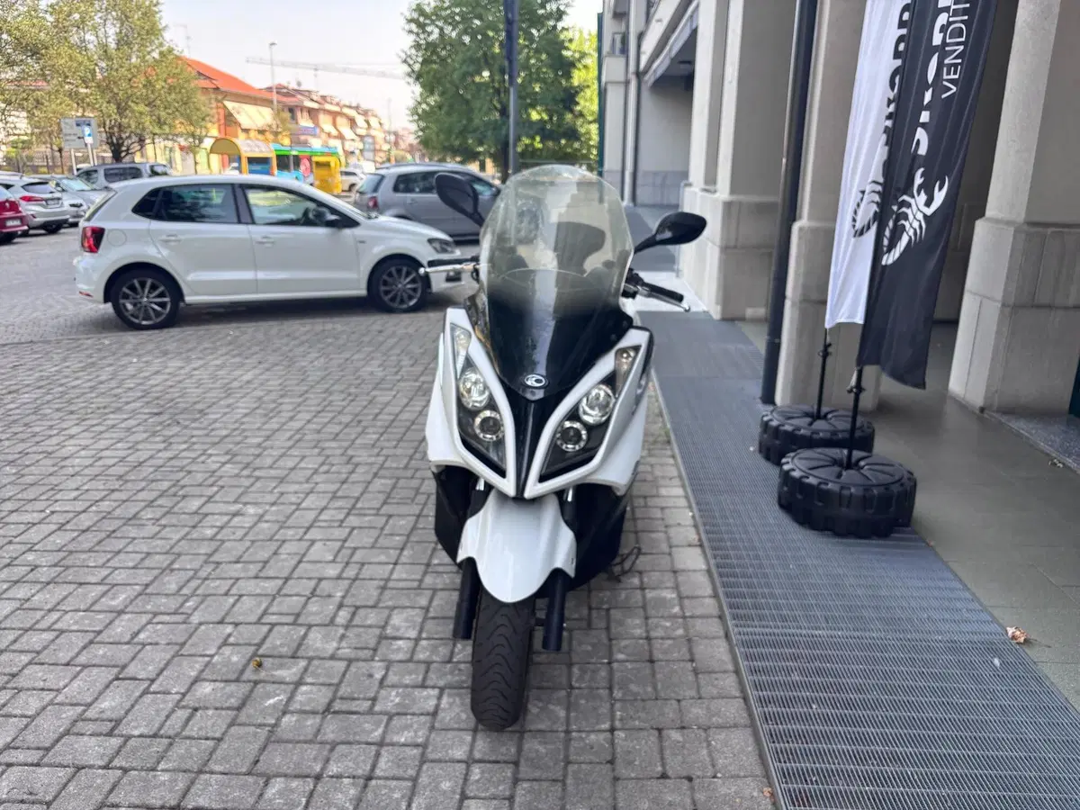 Kymco Downtown 300i (2009 - 17) (3)