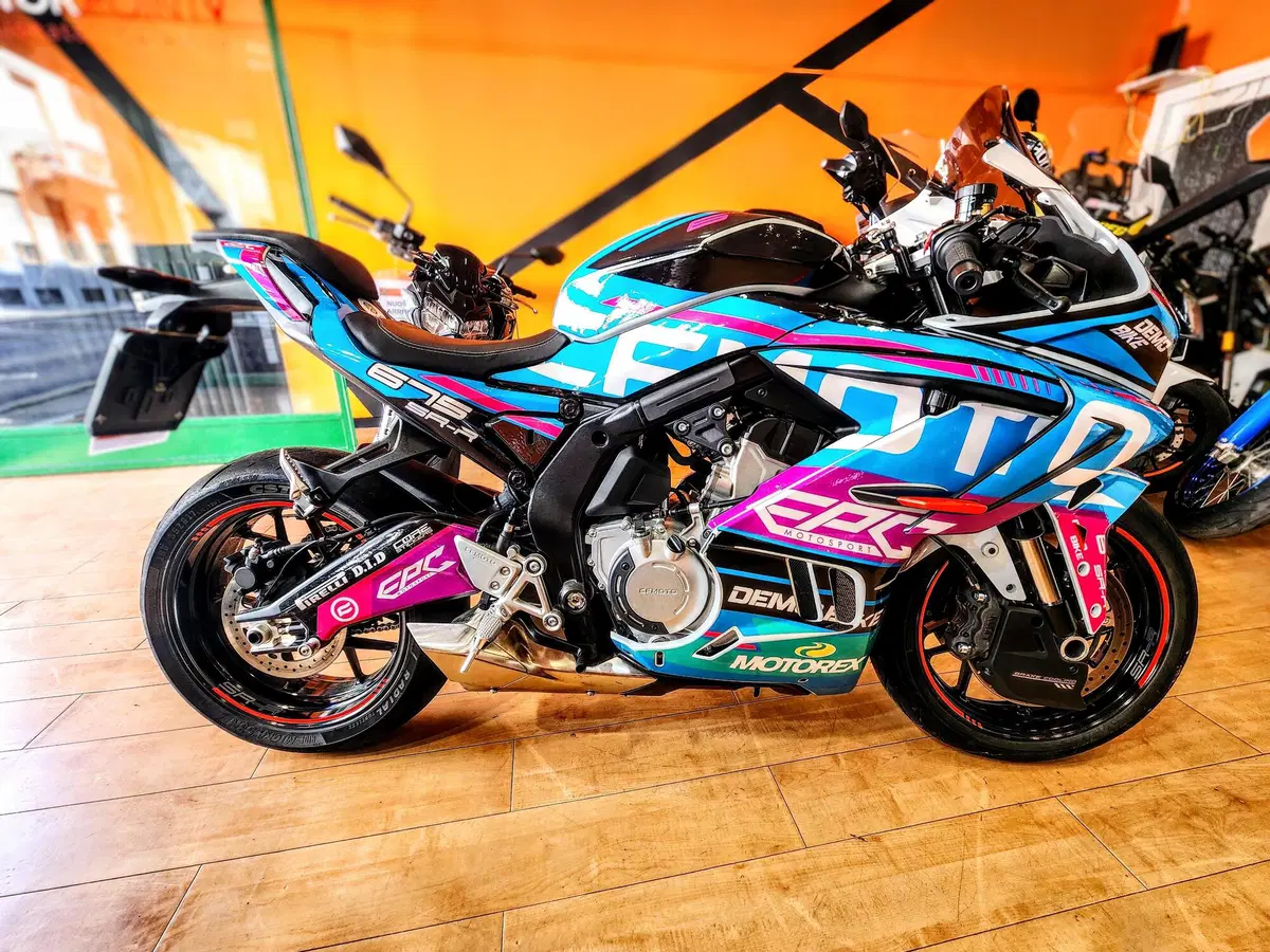 CFMOTO 675SR-R (2025 - 26)