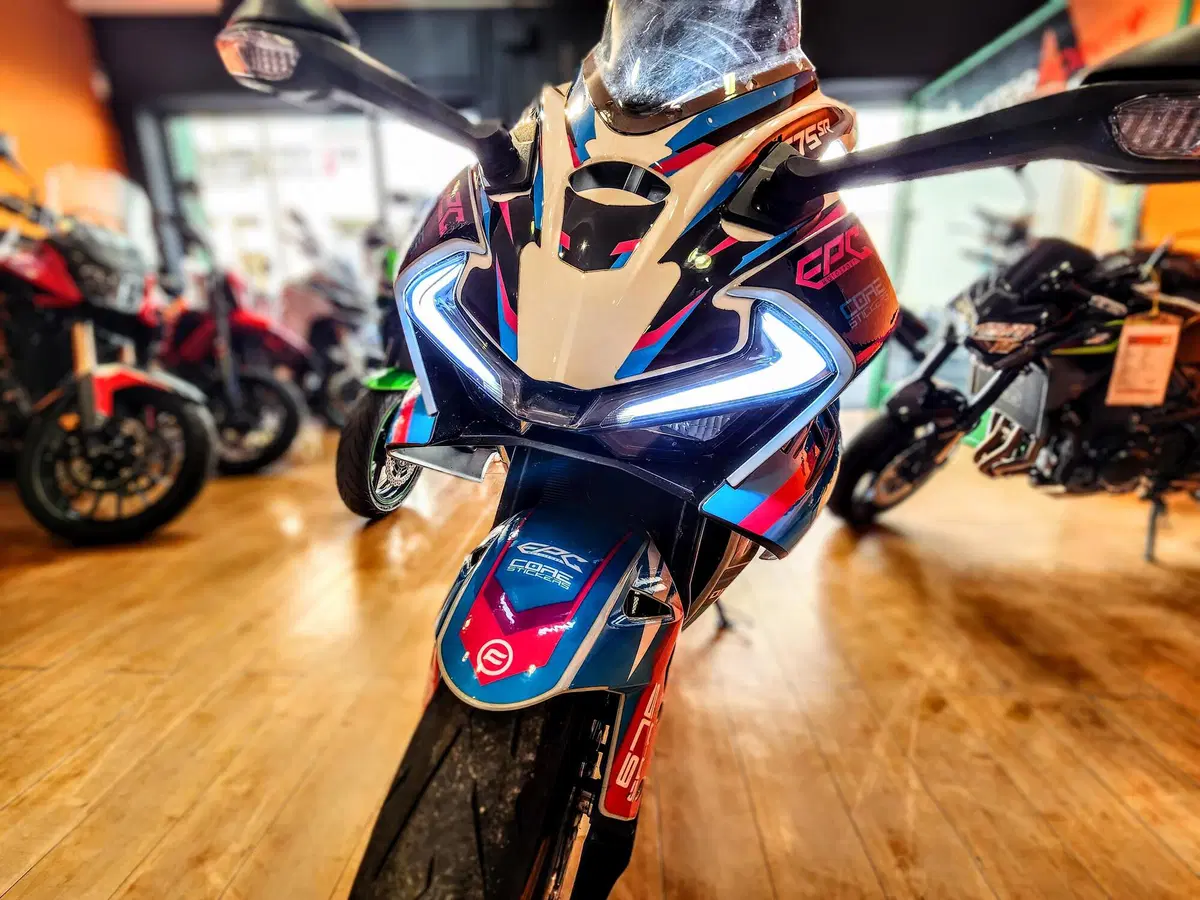CFMOTO 675SR-R (2025 - 26) (11)