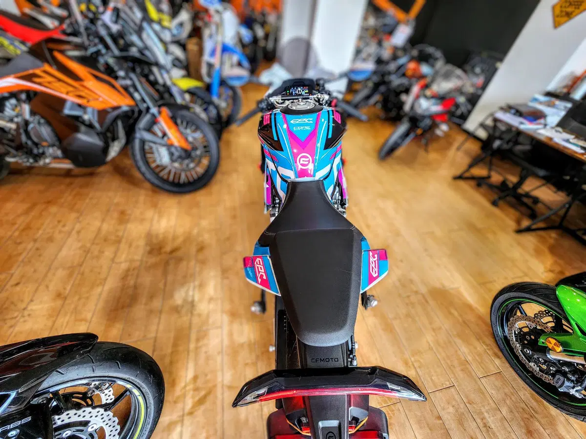 CFMOTO 675SR-R (2025 - 26) (15)
