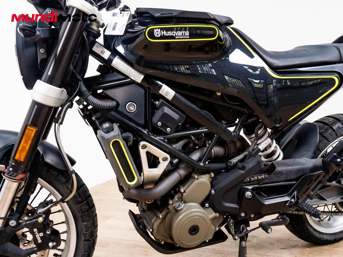 Husqvarna Svartpilen 401 (2020) (9)