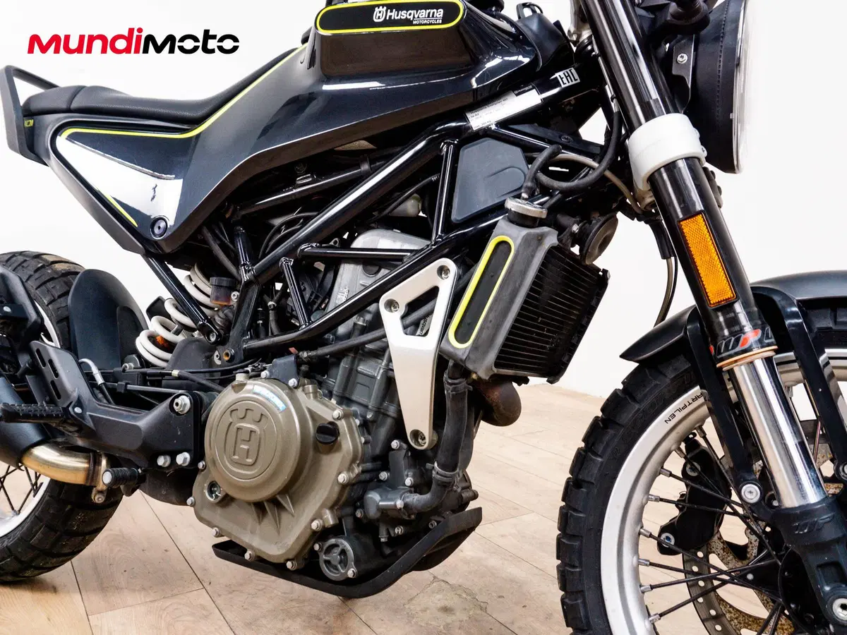 Husqvarna Svartpilen 401 (2020) (5)