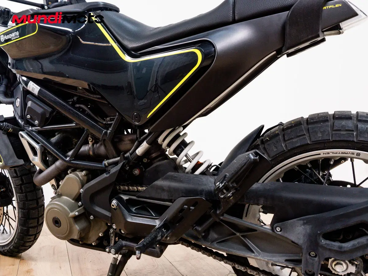Husqvarna Svartpilen 401 (2020) (10)
