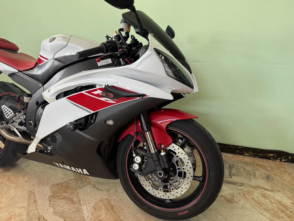 Yamaha YZF R6 (2008 - 09) (10)