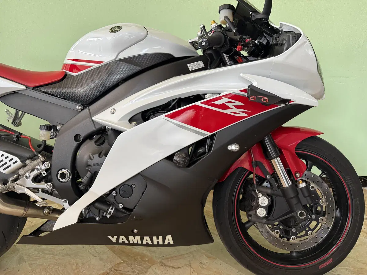 Yamaha YZF R6 (2008 - 09) (13)