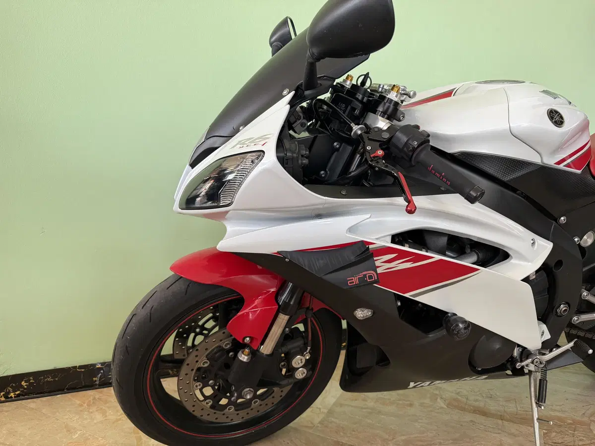 Yamaha YZF R6 (2008 - 09) (15)