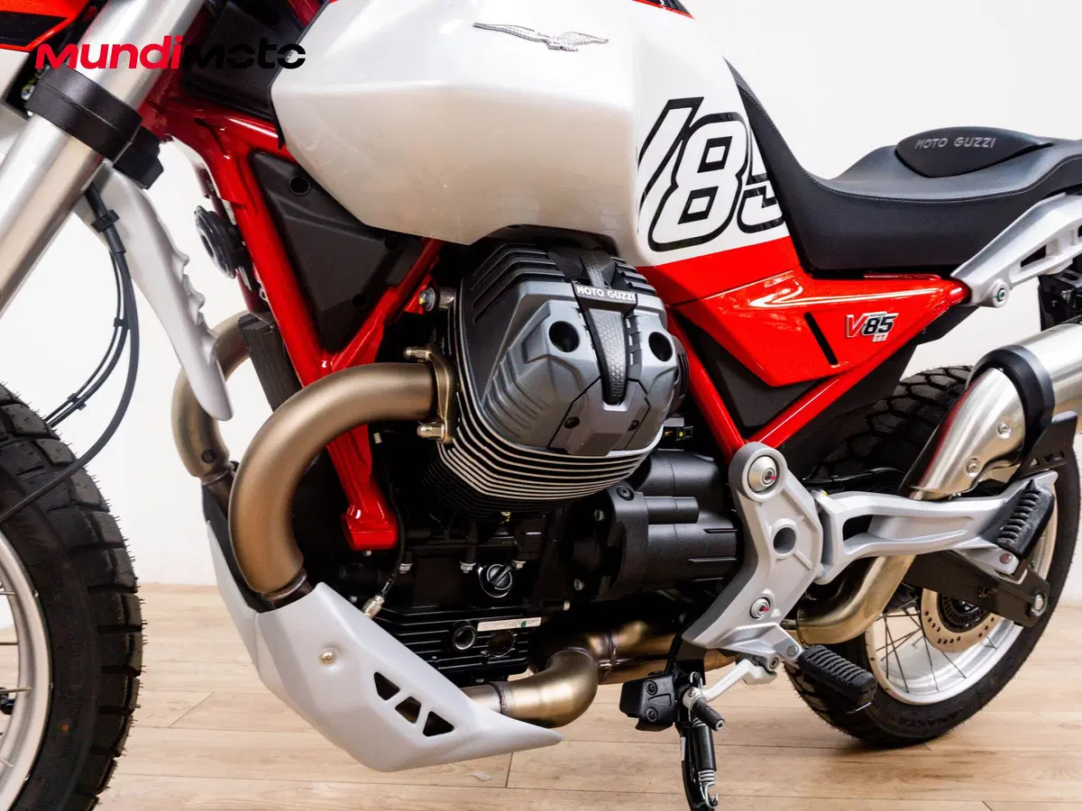 Moto Guzzi V85 TT (2024 - 26) (9)