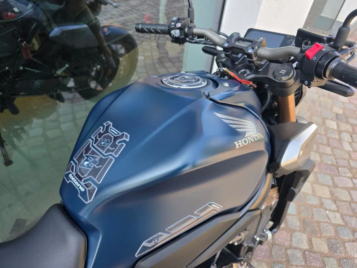 Honda CB 650 R (2021 - 23) (9)
