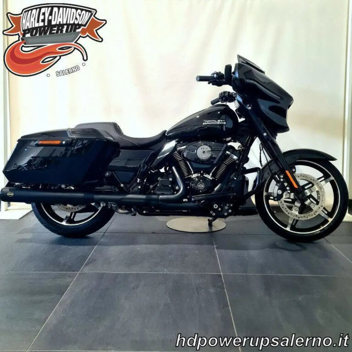 Harley-Davidson 117 Street Glide (2021) - FLHXSE (2)
