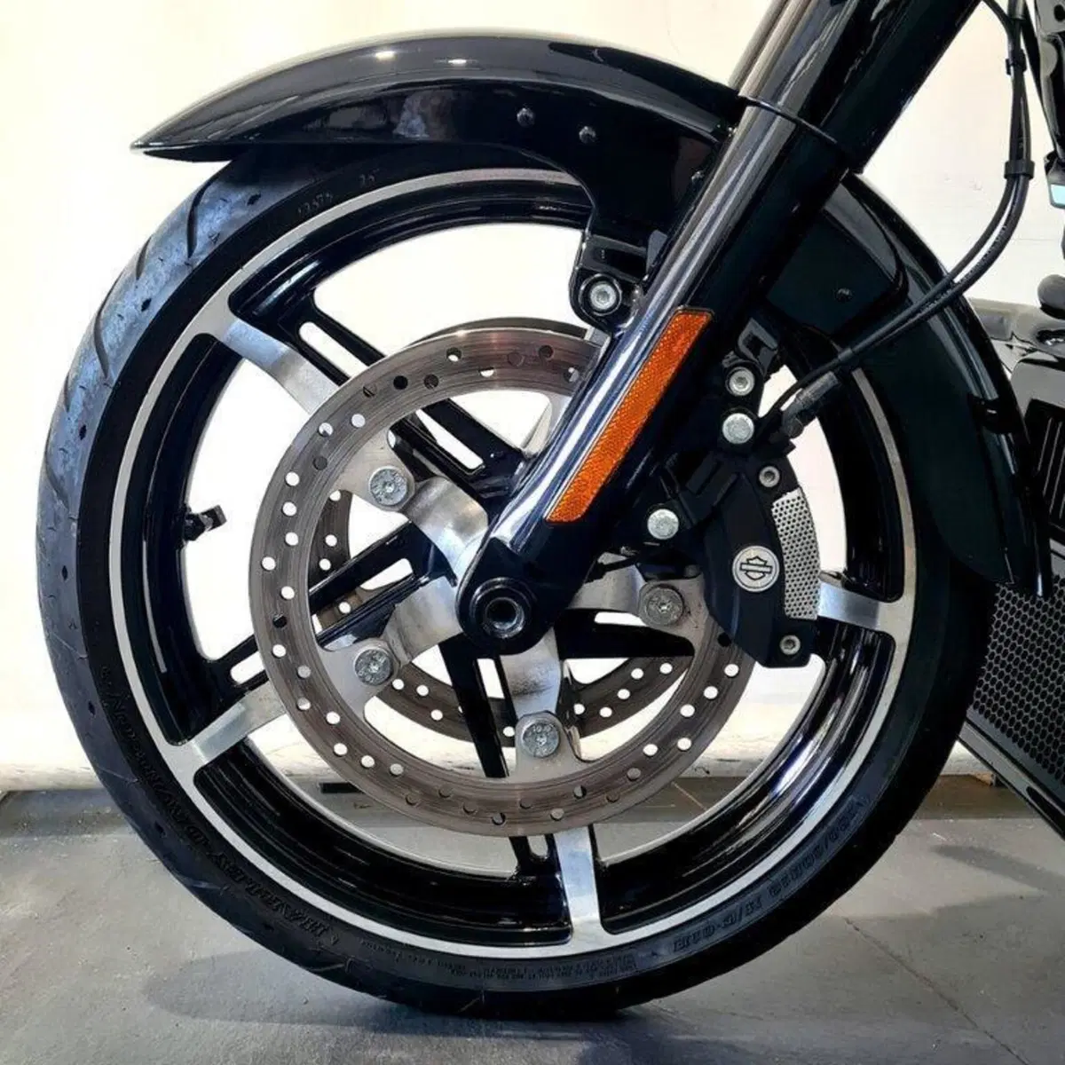Harley-Davidson 117 Street Glide (2021) - FLHXSE (8)