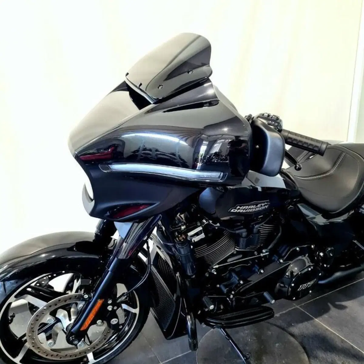 Harley-Davidson 117 Street Glide (2021) - FLHXSE (9)