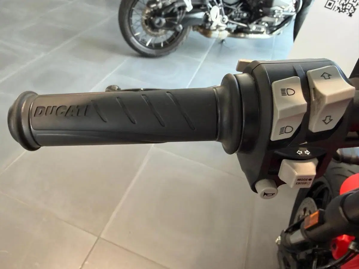 Ducati Scrambler 800 Full Throttle (2023 - 24) (5)
