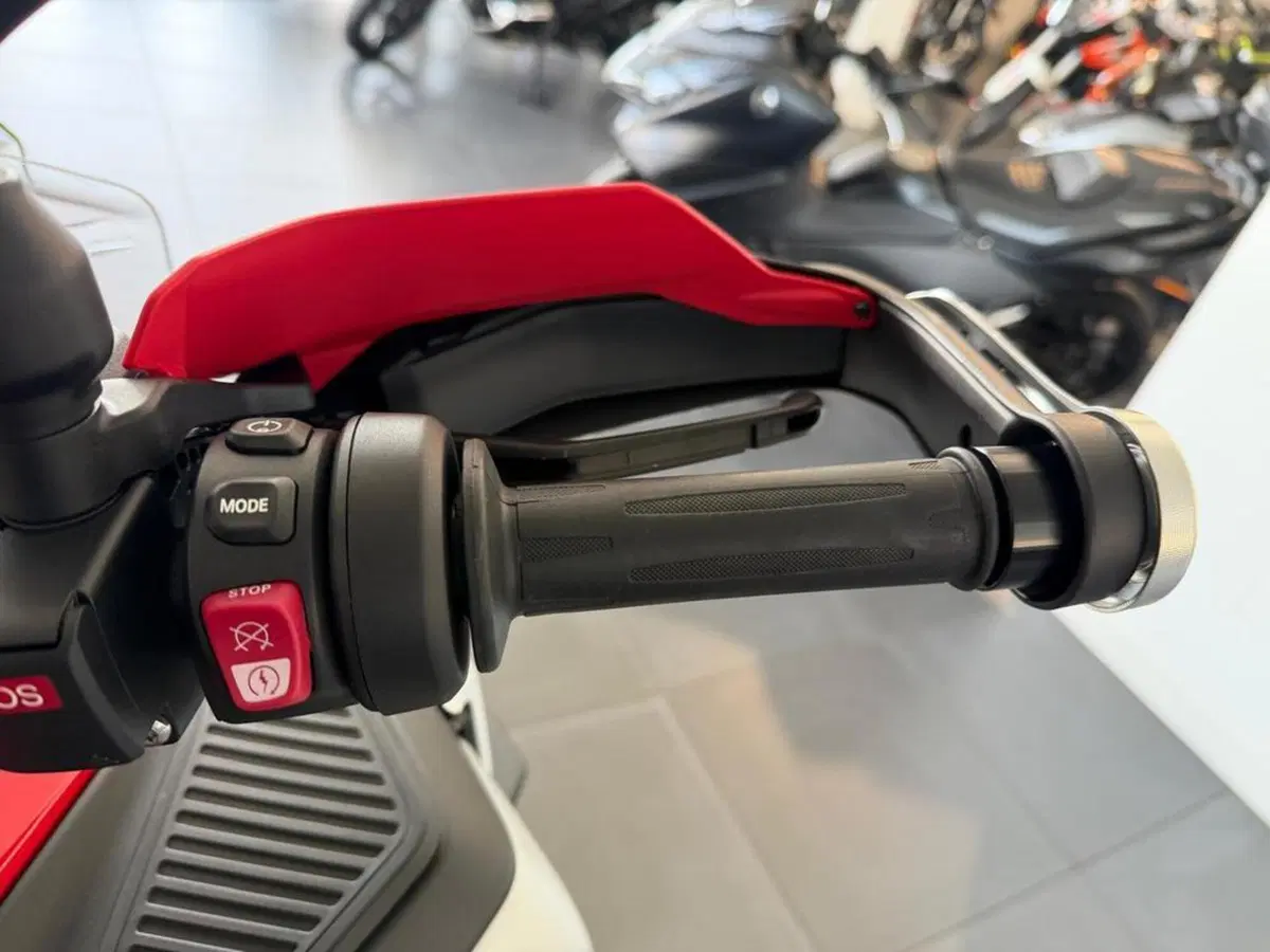Bmw R 1300 GS Adventure (2025 - 26) (5)