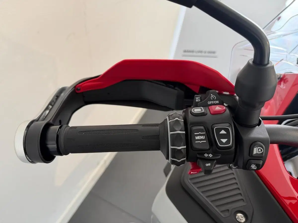 Bmw R 1300 GS Adventure (2025 - 26) (4)