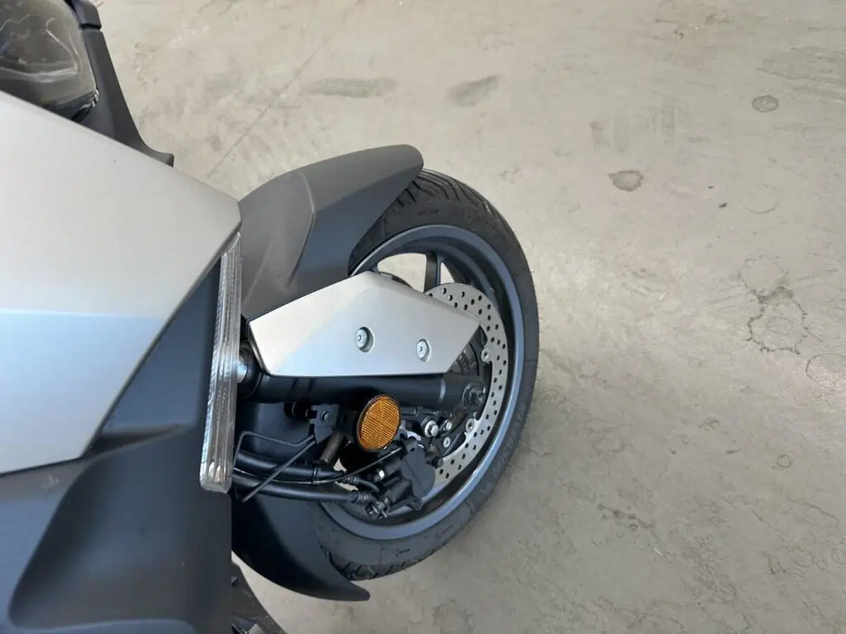 Yamaha X-Max 400 ABS (2017 - 20) (9)