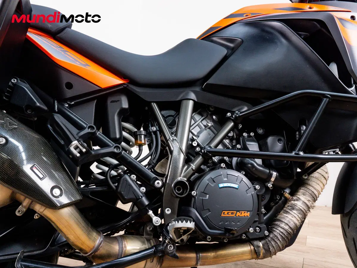 KTM 1290 Super Adventure S (2021) (4)