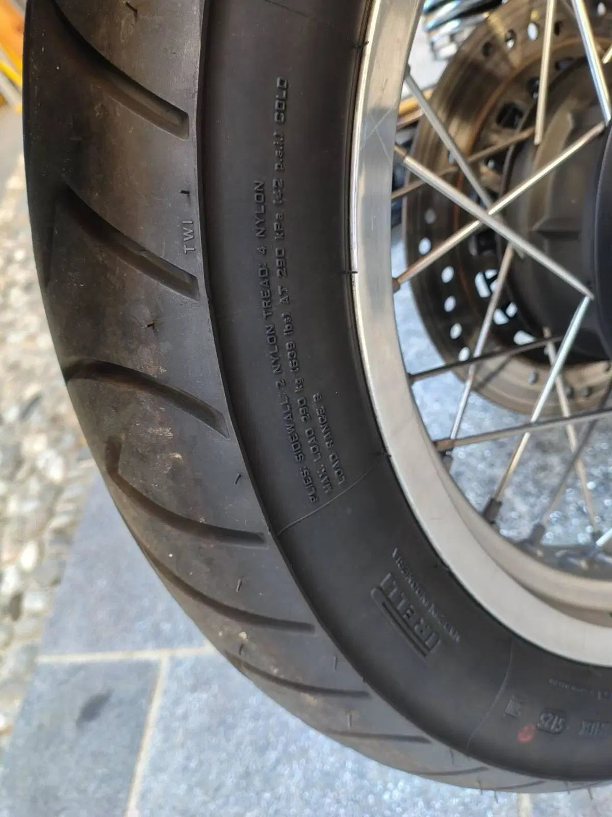 Moto Guzzi V7 III Special (2017 - 20) (9)
