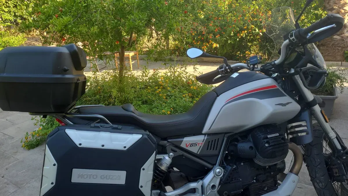 Moto Guzzi V85 TT Travel (2021 - 23) (5)