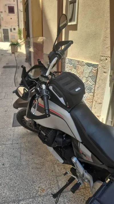 Moto Guzzi V85 TT Travel (2021 - 23) usata