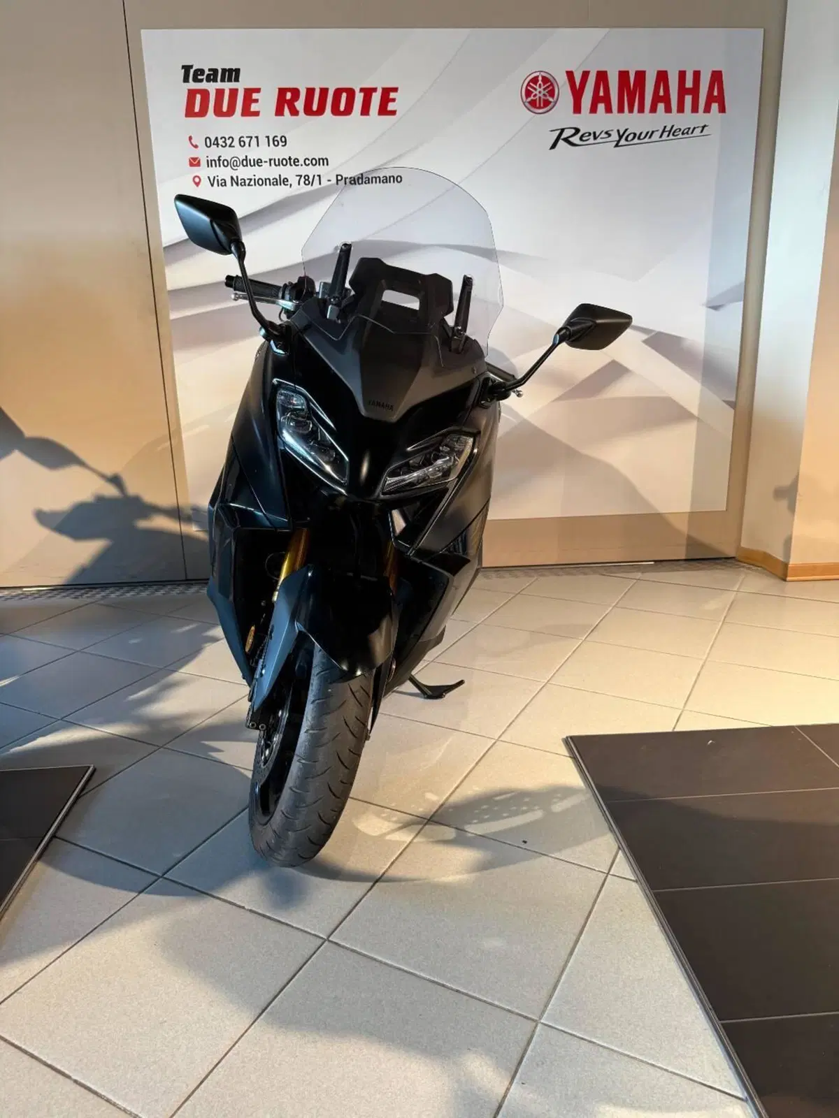 Yamaha T-Max 560 Tech Max (2022 - 24) (2)