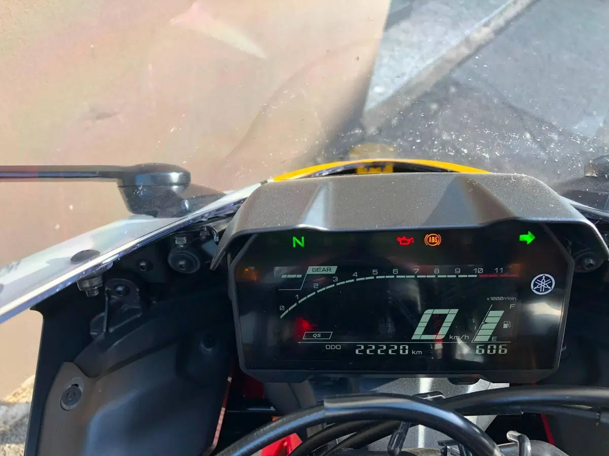 Yamaha YZF R7 (2021 - 25) (5)