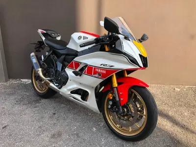Yamaha YZF R7 (2021 - 25) usata