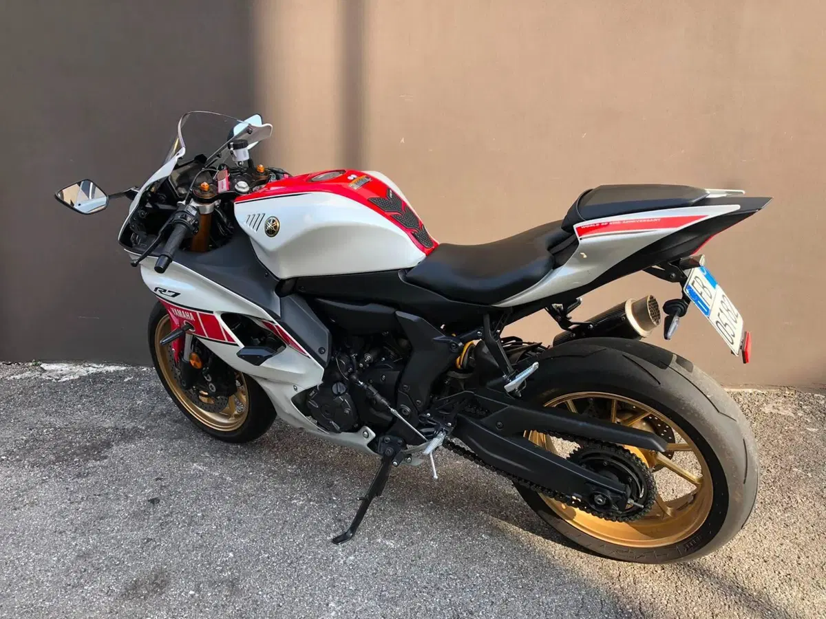 Yamaha YZF R7 (2021 - 25) (3)