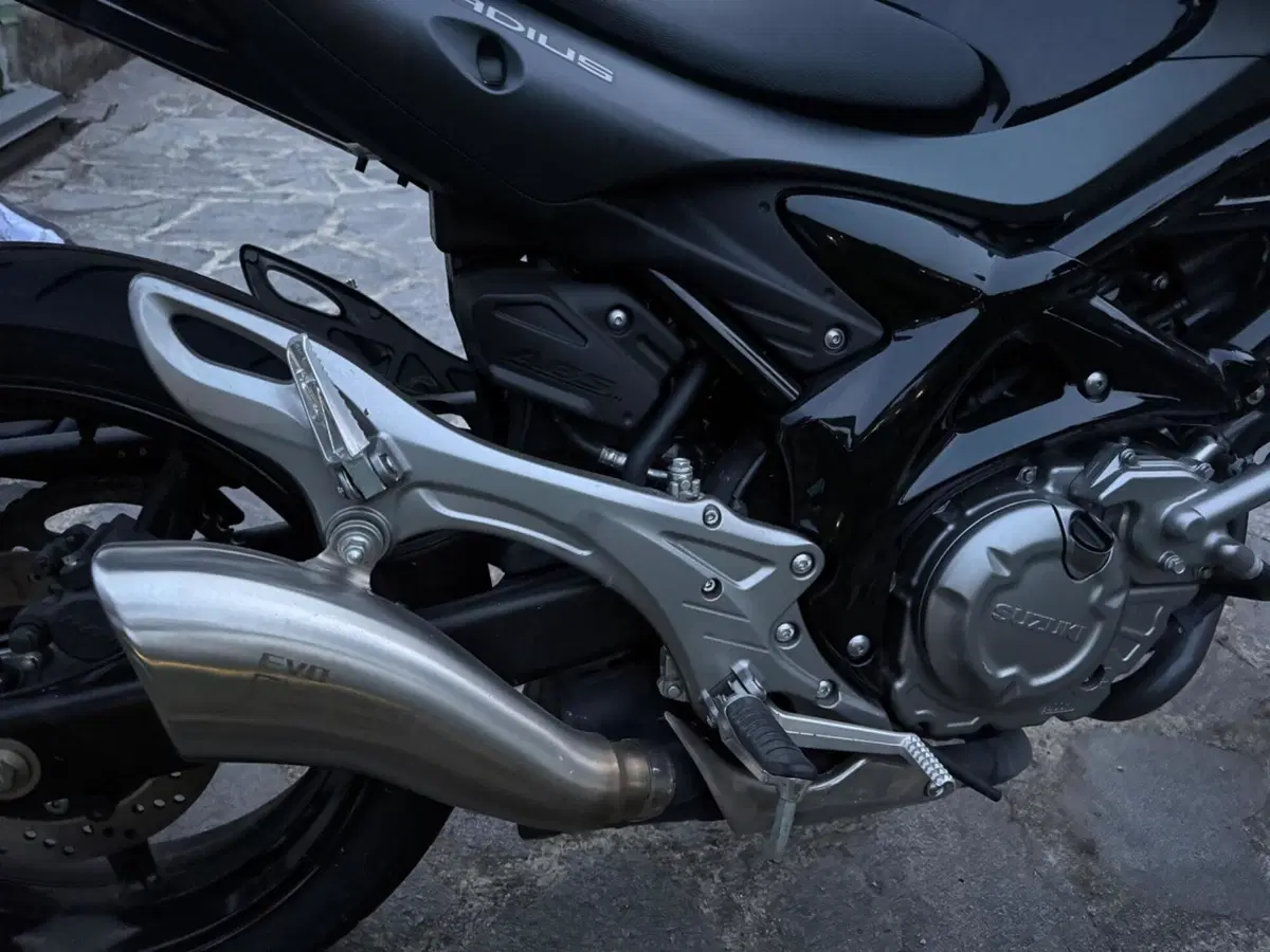 Suzuki Gladius 650 SFV ABS (2009 - 15) (11)