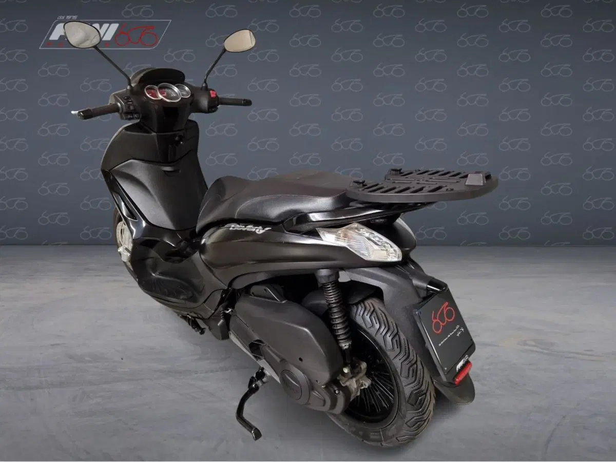 Piaggio Beverly 300 i.e. (2010 - 16) (4)
