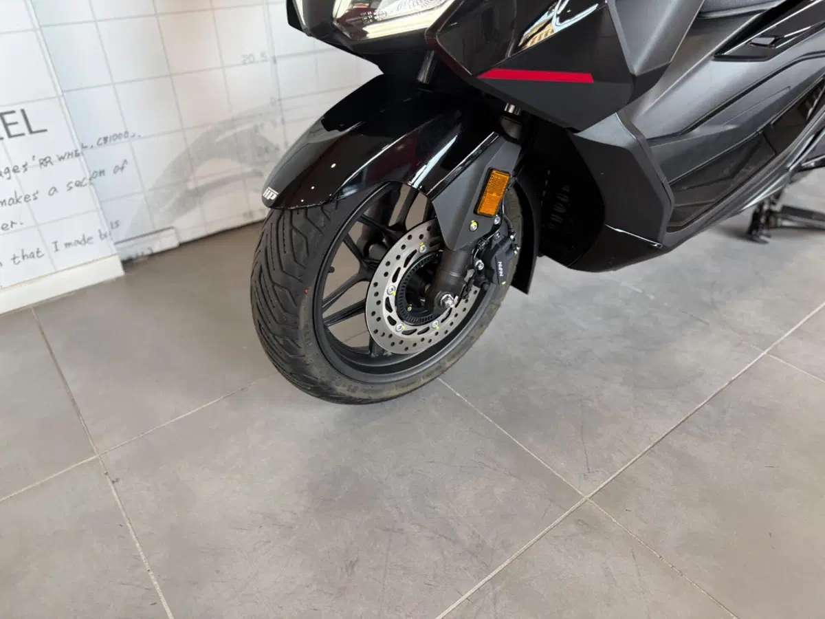 Honda Forza 350 Deluxe (2025 - 26) (13)