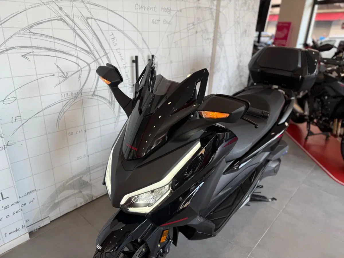 Honda Forza 350 Deluxe (2025 - 26) (14)