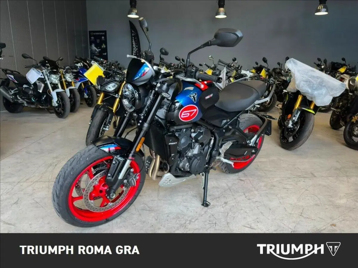 Triumph Trident 660 Triple Tribute Edition (2025 - 26) (2)