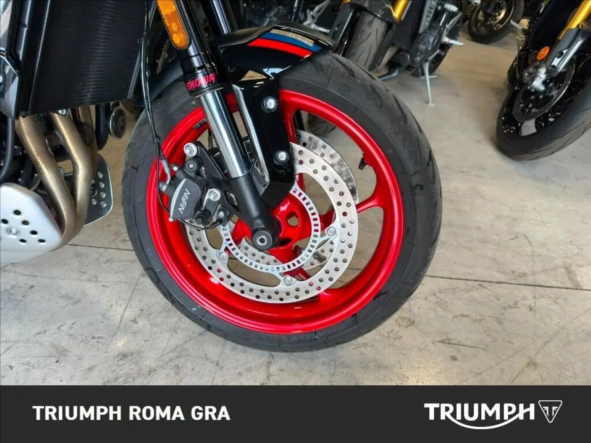 Triumph Trident 660 Triple Tribute Edition (2025 - 26) (7)