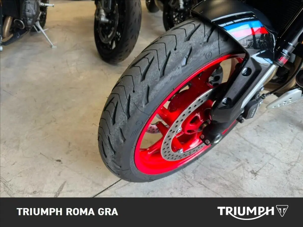 Triumph Trident 660 Triple Tribute Edition (2025 - 26) (22)
