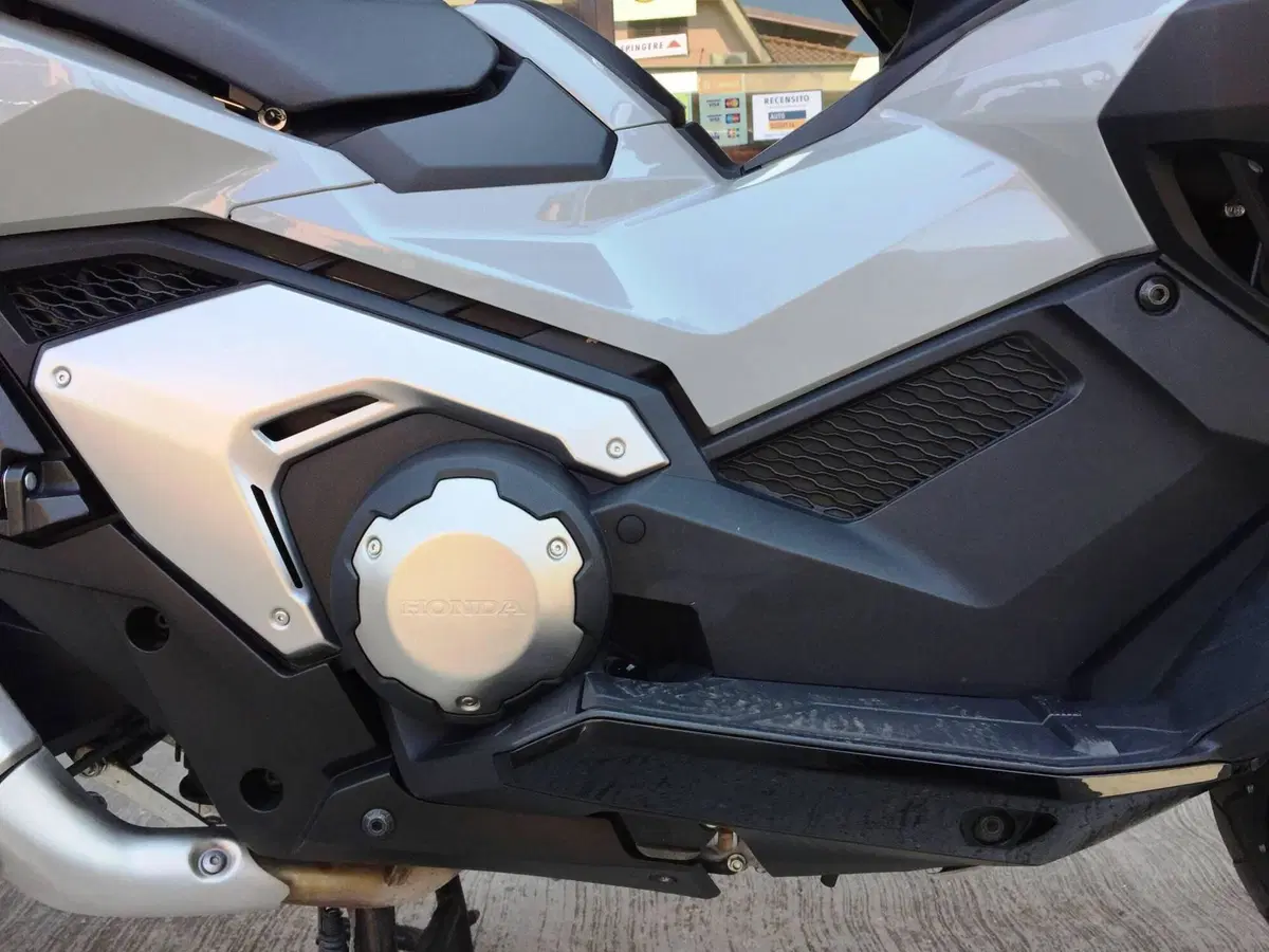 Honda X-ADV 750 DCT (2021 - 24) (15)