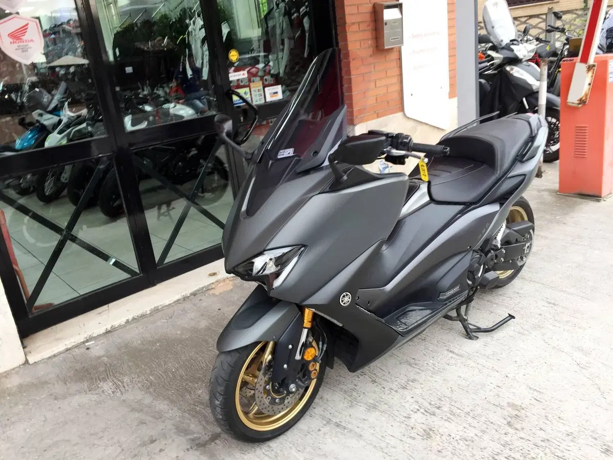 Yamaha T-Max 560 Tech Max (2020) (4)