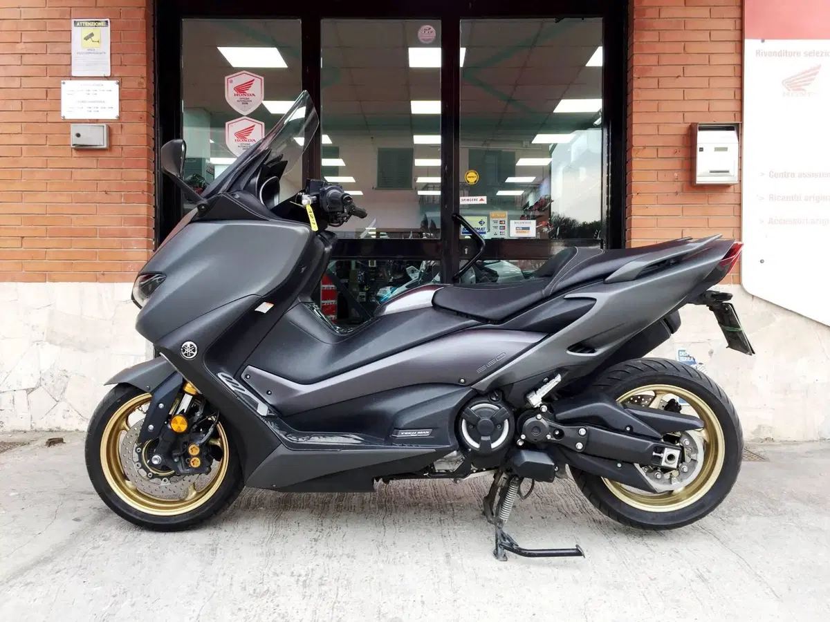 Yamaha T-Max 560 Tech Max (2020) (5)