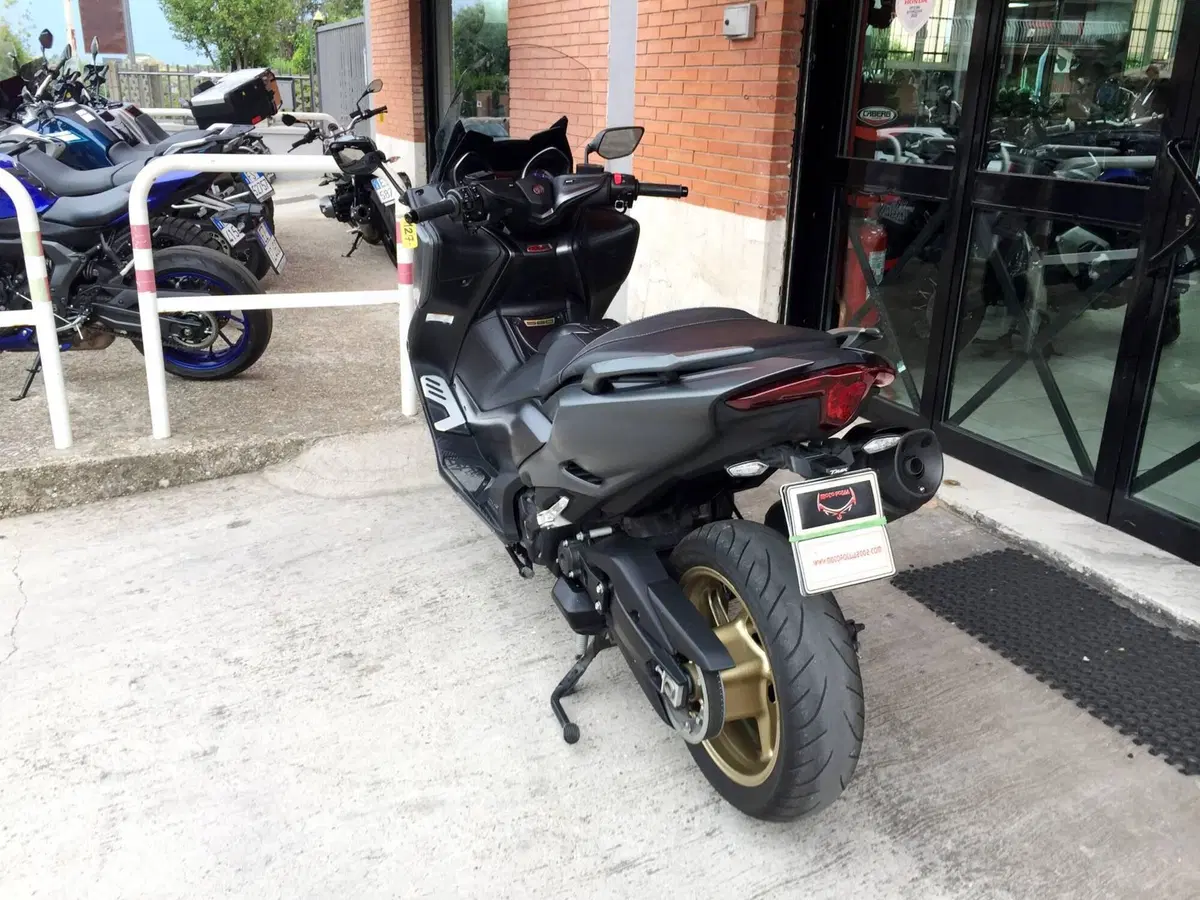 Yamaha T-Max 560 Tech Max (2020) (6)