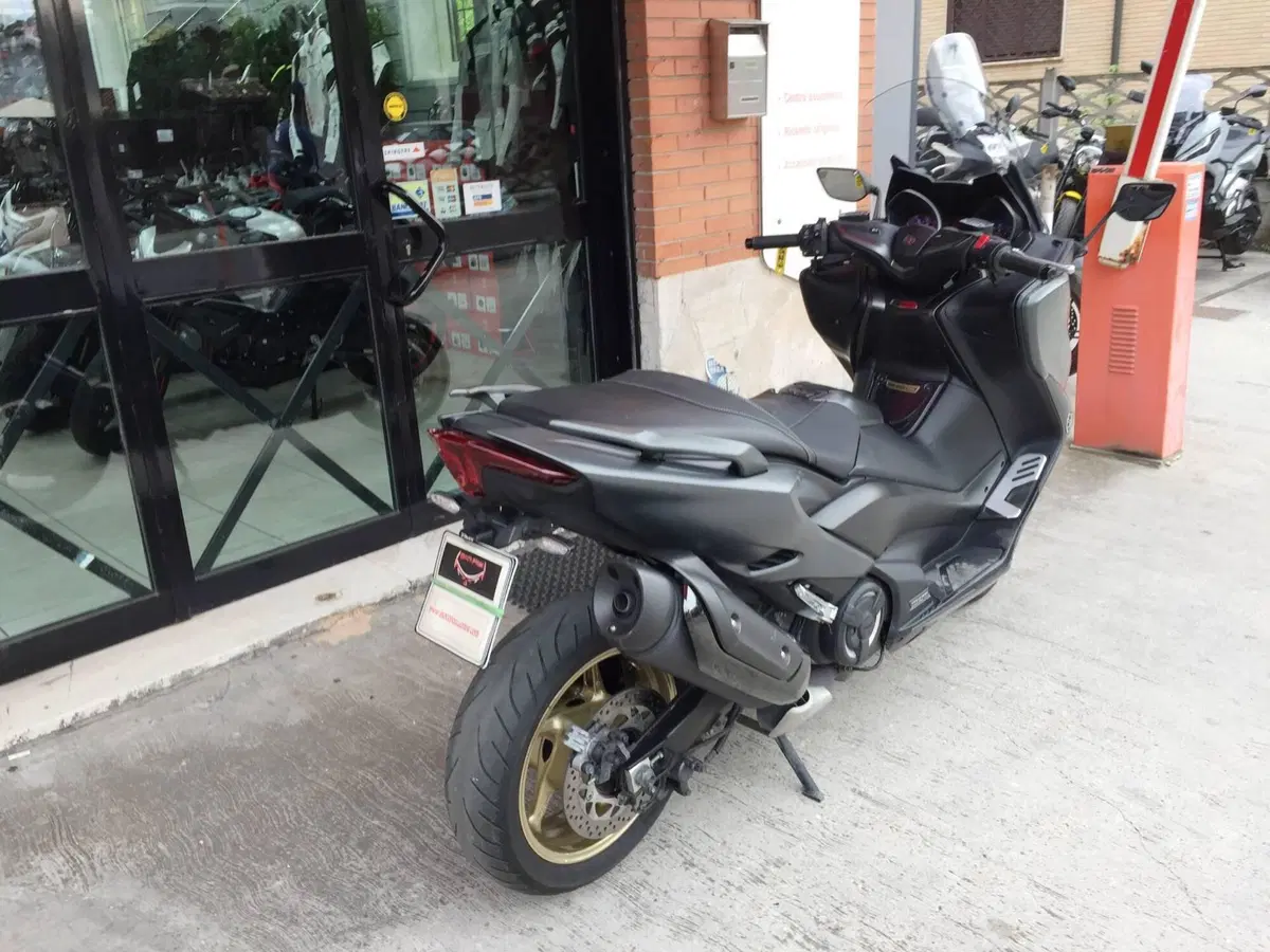 Yamaha T-Max 560 Tech Max (2020) (8)