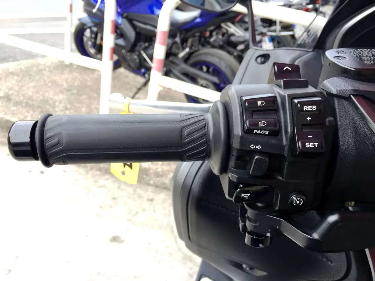 Yamaha T-Max 560 Tech Max (2020) (12)