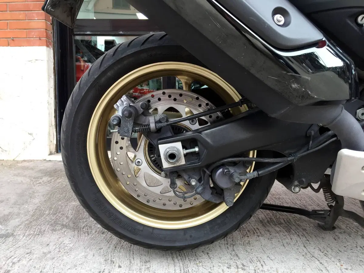 Yamaha T-Max 560 Tech Max (2020) (14)
