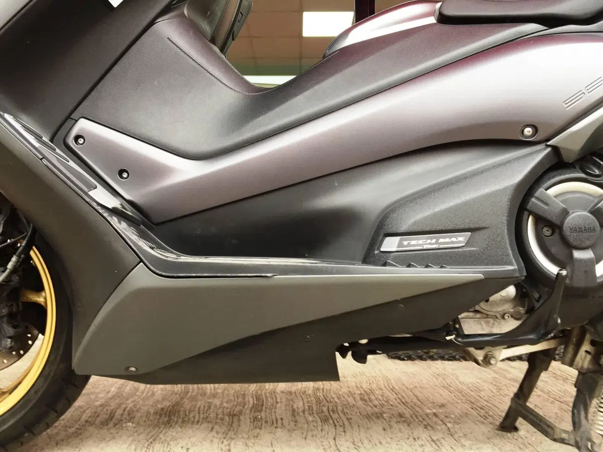 Yamaha T-Max 560 Tech Max (2020) (18)