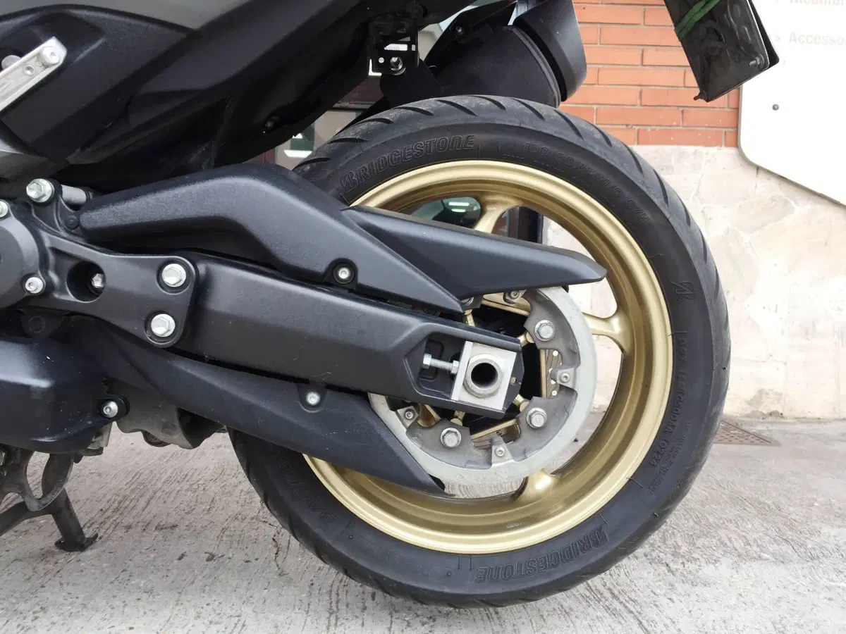 Yamaha T-Max 560 Tech Max (2020) (19)